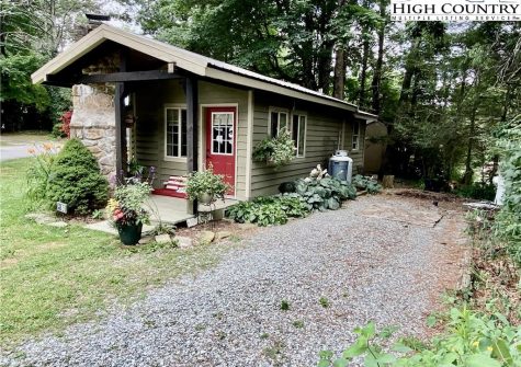 80 Pine Valley Road, Newland, NC 28657